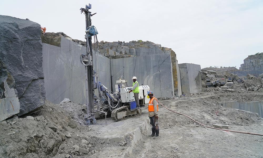 SSG Granites captive black granite quarry
